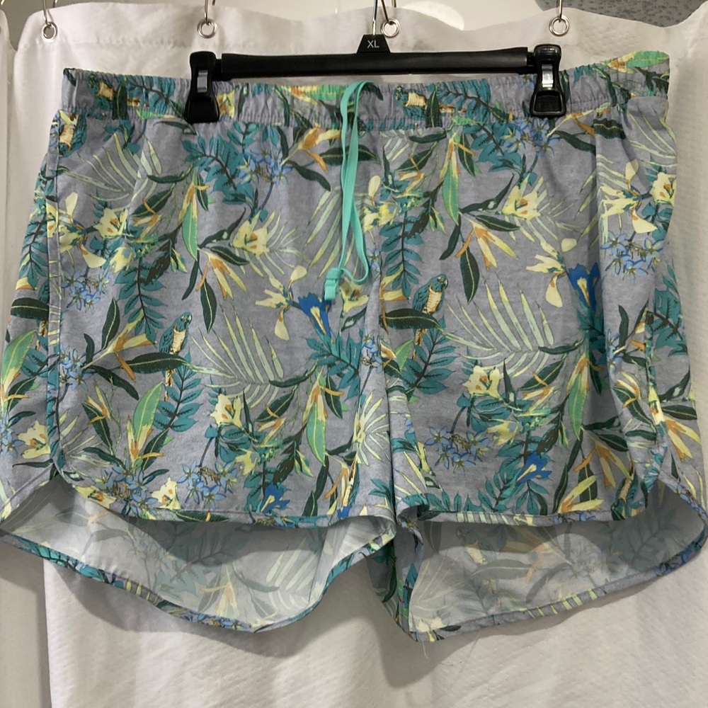 Old Navy Tropical Print Women's Athletic Shorts